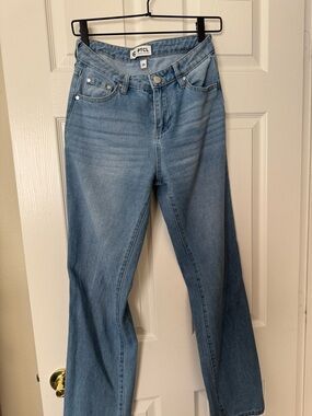 TCL Women's Medium Light Blue Straight-Leg Jeans